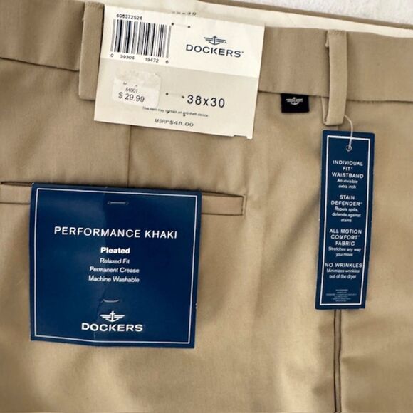 Dockers Men's 38x30 Khaki Pants Pleated Relaxed Fit Beige Classics Pockets NWT - Picture 4 of 11